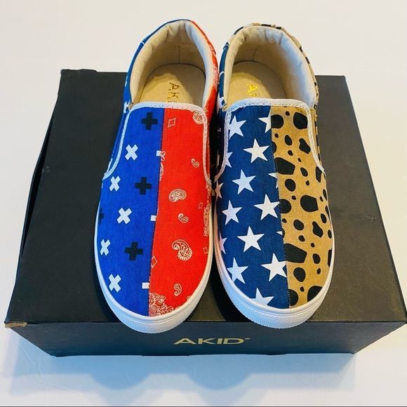 AKID Kids slip on sneaker’s Blue and Red Multi Bandana & Star size 5Y Unique - Picture 1 of 9